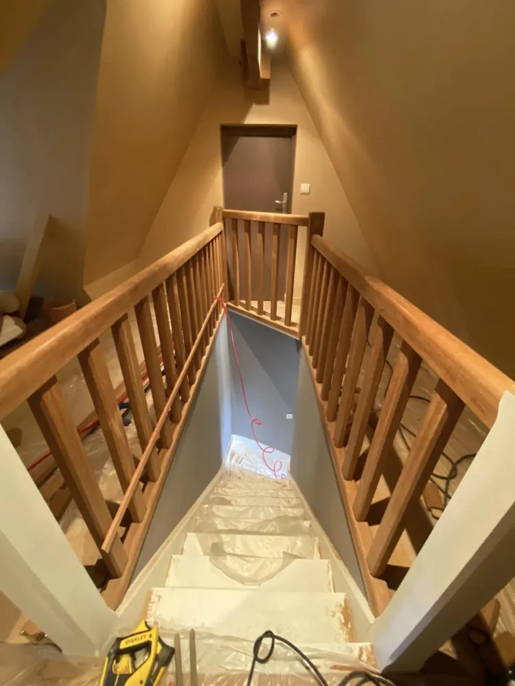 réalisation d'escaliers en bois à Saint-Étienne-la-Thillaye